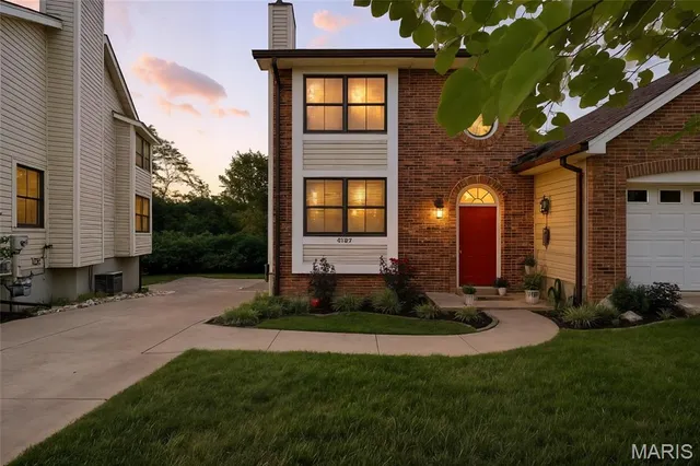 $259,900 | 5527 Pierre Court, St. Louis, MO 63128
