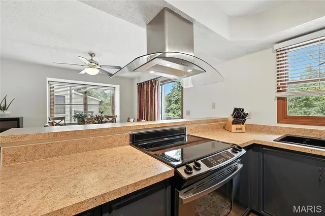 $259,900 | 5527 Pierre Court, St. Louis, MO 63128