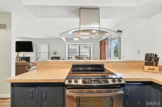 $259,900 | 5527 Pierre Court, St. Louis, MO 63128