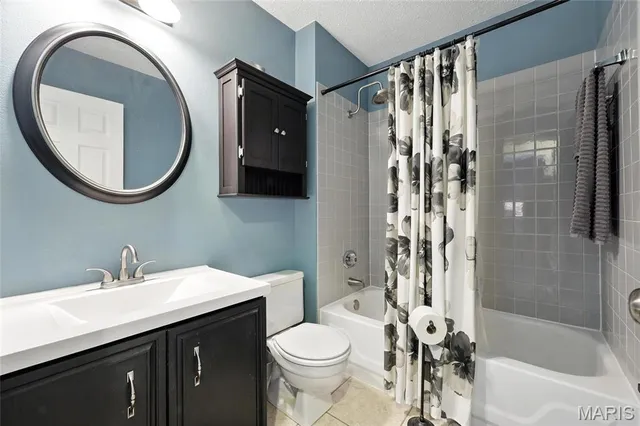 $259,900 | 5527 Pierre Court, St. Louis, MO 63128