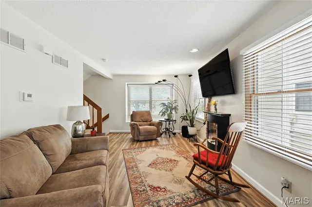 $259,900 | 5527 Pierre Court, St. Louis, MO 63128