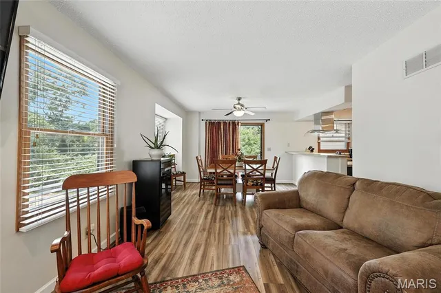 $259,900 | 5527 Pierre Court, St. Louis, MO 63128