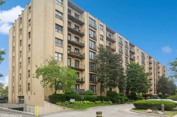 $279,000 | 4601 West Touhy Avenue, Unit 408, Lincolnwood, IL 60712