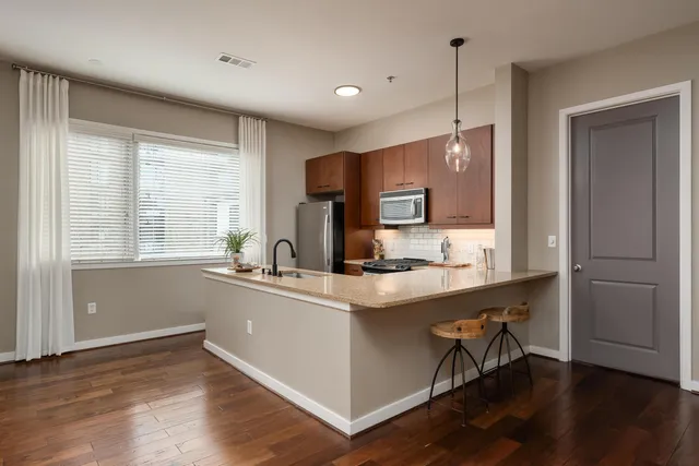 $525,000 | 200 Manufacturers Road, Unit 339, Chattanooga, TN 37405