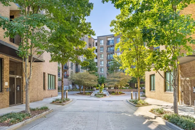 $525,000 | 200 Manufacturers Road, Unit 339, Chattanooga, TN 37405