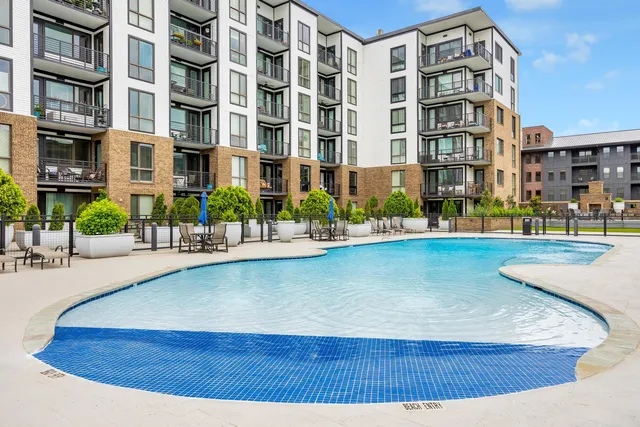 $525,000 | 200 Manufacturers Road, Unit 339, Chattanooga, TN 37405