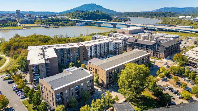 $525,000 | 200 Manufacturers Road, Unit 339, Chattanooga, TN 37405