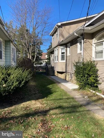 $1,395 | 23 East Greenwood Avenue, Oaklyn, NJ 08107