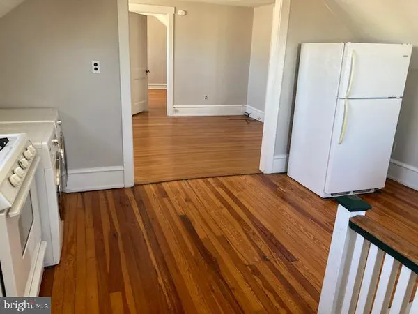 $1,395 | 23 East Greenwood Avenue, Oaklyn, NJ 08107