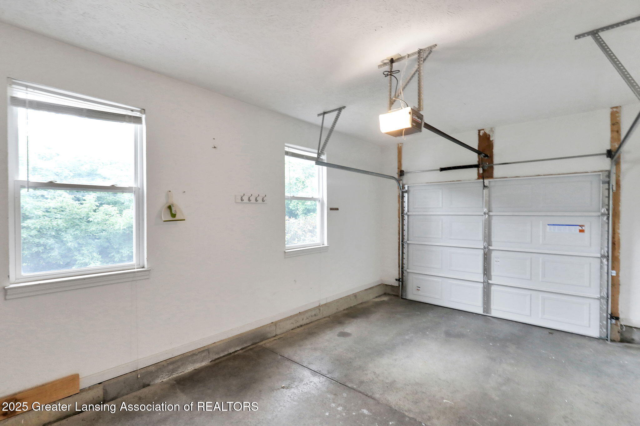 1333 Coolidge Road East Lansing, MI 48823 - Photo 25 of 29 23-web-or-mls-Open Ended Media-22