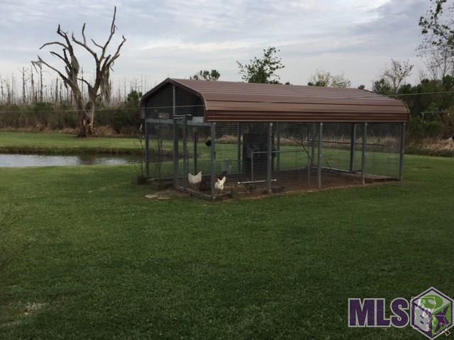 1655 Bayou Dularge Road Theriot, LA 70397 - Photo 3 of 43 chicken pen