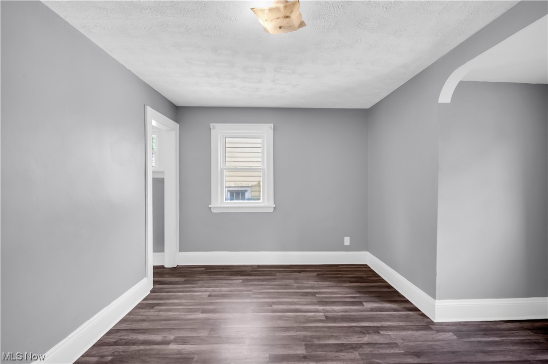 3394 Hartwood Road Cleveland, OH 44112 - Photo 20 of 32