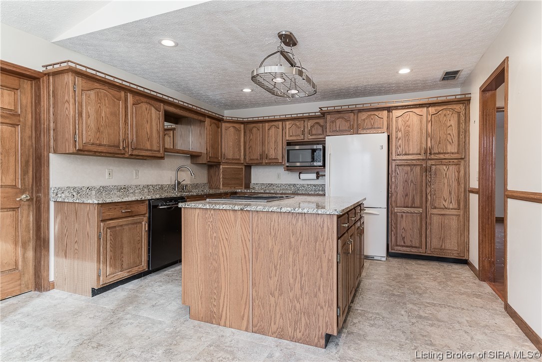 2424 Spickert Knob Road Floyds Knobs, IN 47119 - Photo 12 of 41