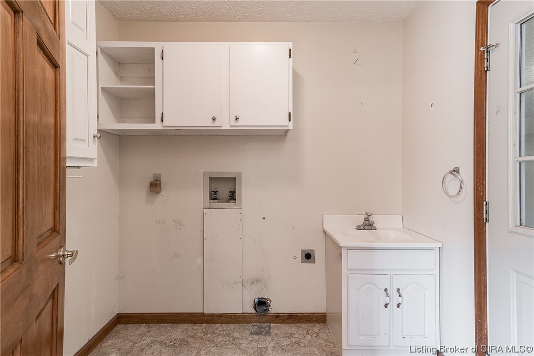 2424 Spickert Knob Road Floyds Knobs, IN 47119 - Photo 16 of 41