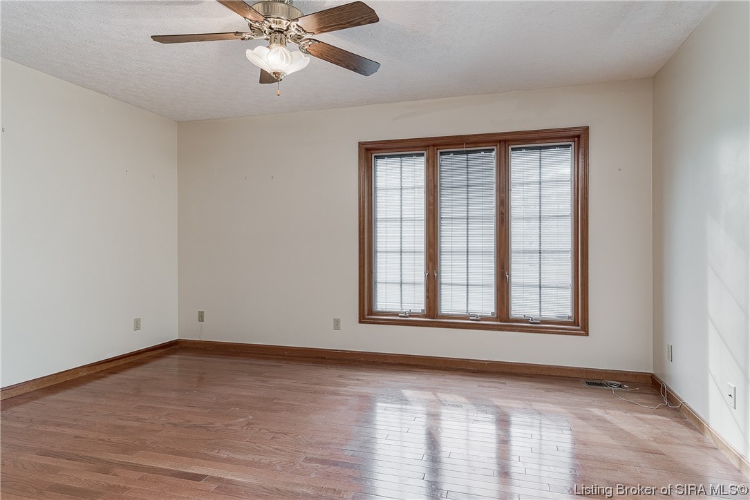 2424 Spickert Knob Road Floyds Knobs, IN 47119 - Photo 19 of 41