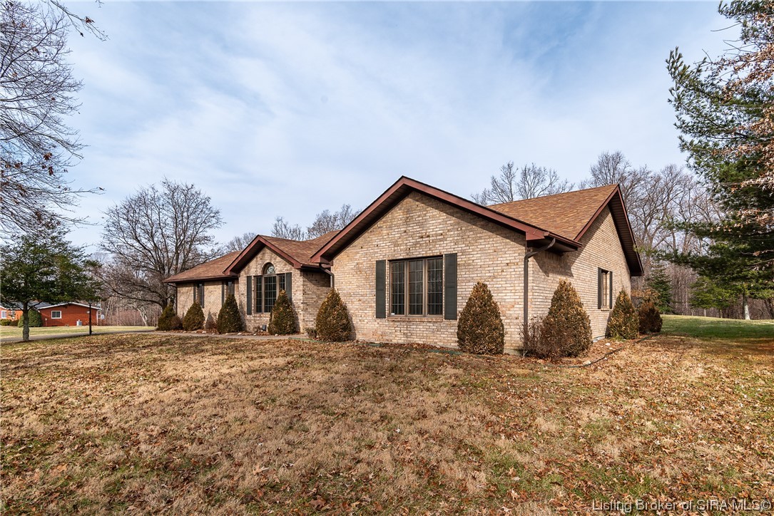 2424 Spickert Knob Road Floyds Knobs, IN 47119 - Photo 2 of 41