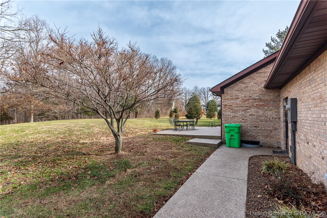 2424 Spickert Knob Road Floyds Knobs, IN 47119 - Photo 37 of 41