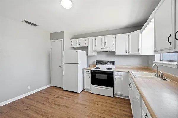 $1,800 | 2333 North Danville Drive, Abilene, TX 79603