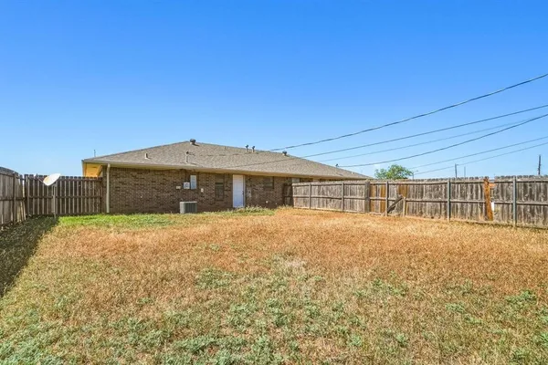 $1,800 | 2333 North Danville Drive, Abilene, TX 79603