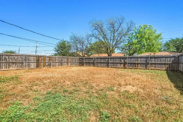 $1,800 | 2333 North Danville Drive, Abilene, TX 79603