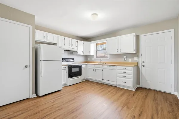 $1,800 | 2333 North Danville Drive, Abilene, TX 79603