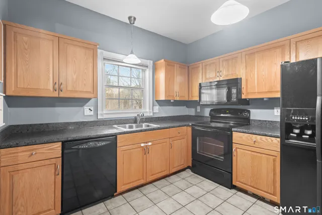 $410,000 | 19 Highwood Circle, Unit 19, Colchester, CT 06415