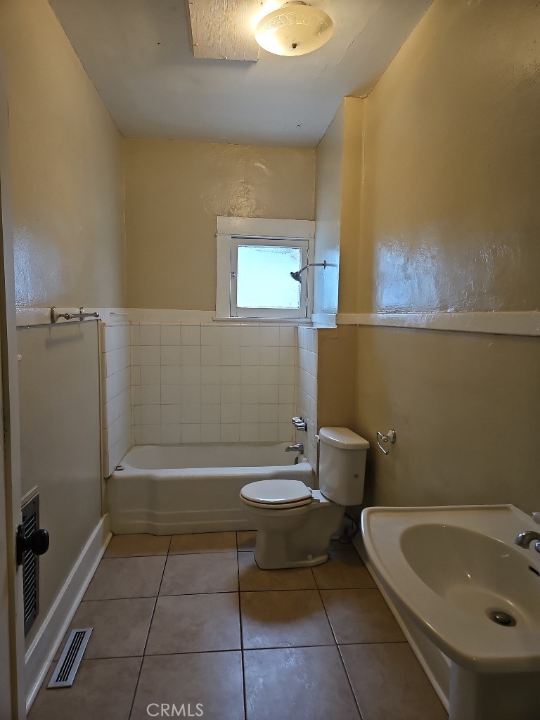 3992 Tenth Street, Unit A Riverside, CA 92501 - Photo 7 of 7 bath