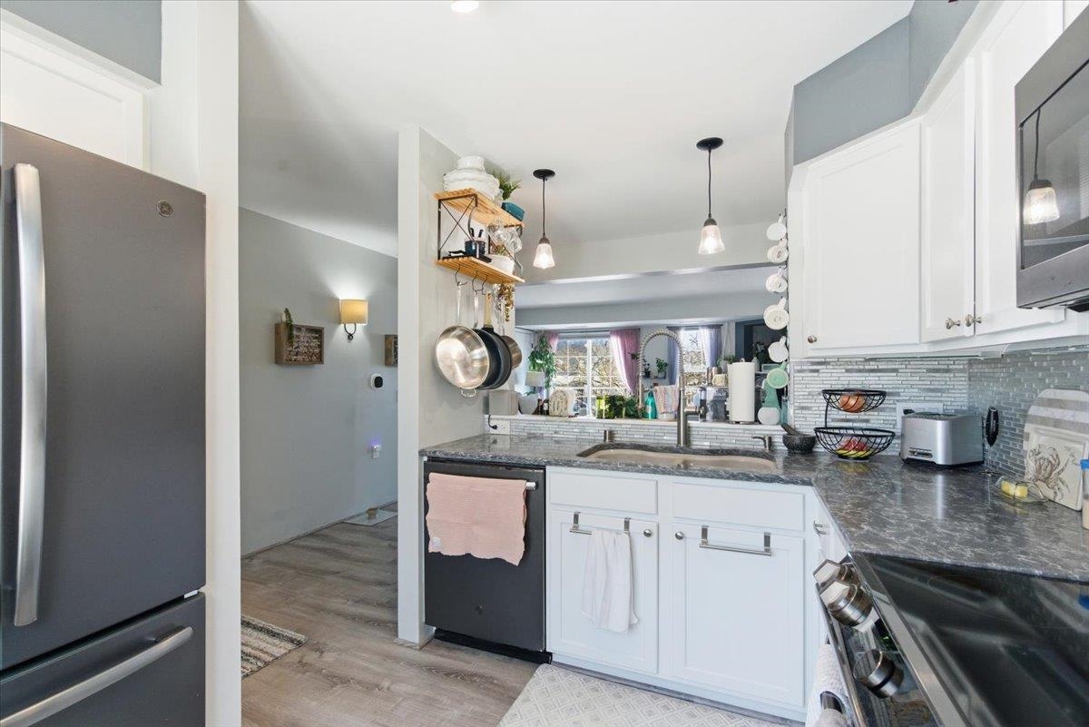 3029 Stratton Way Madison, WI 53719 - Photo 8 of 38