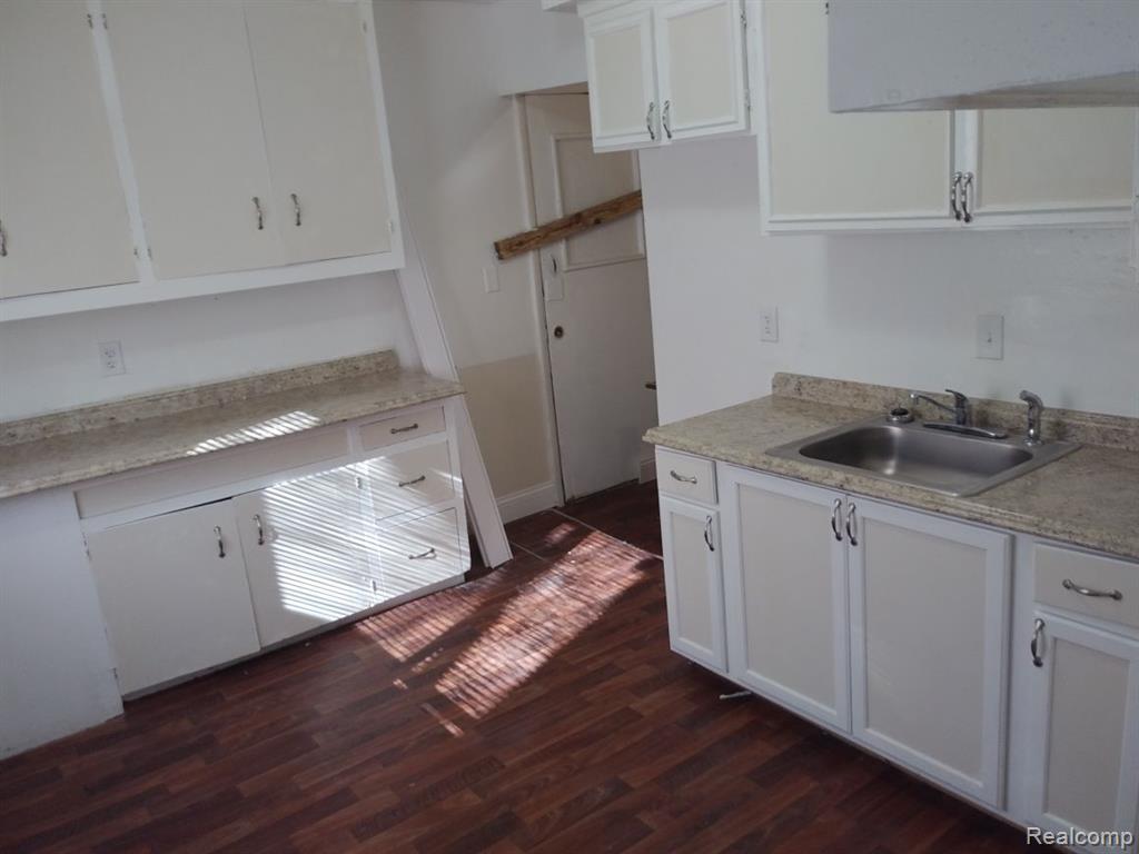 18025 Greenfield Road Detroit, MI 48235 - Photo 8 of 13