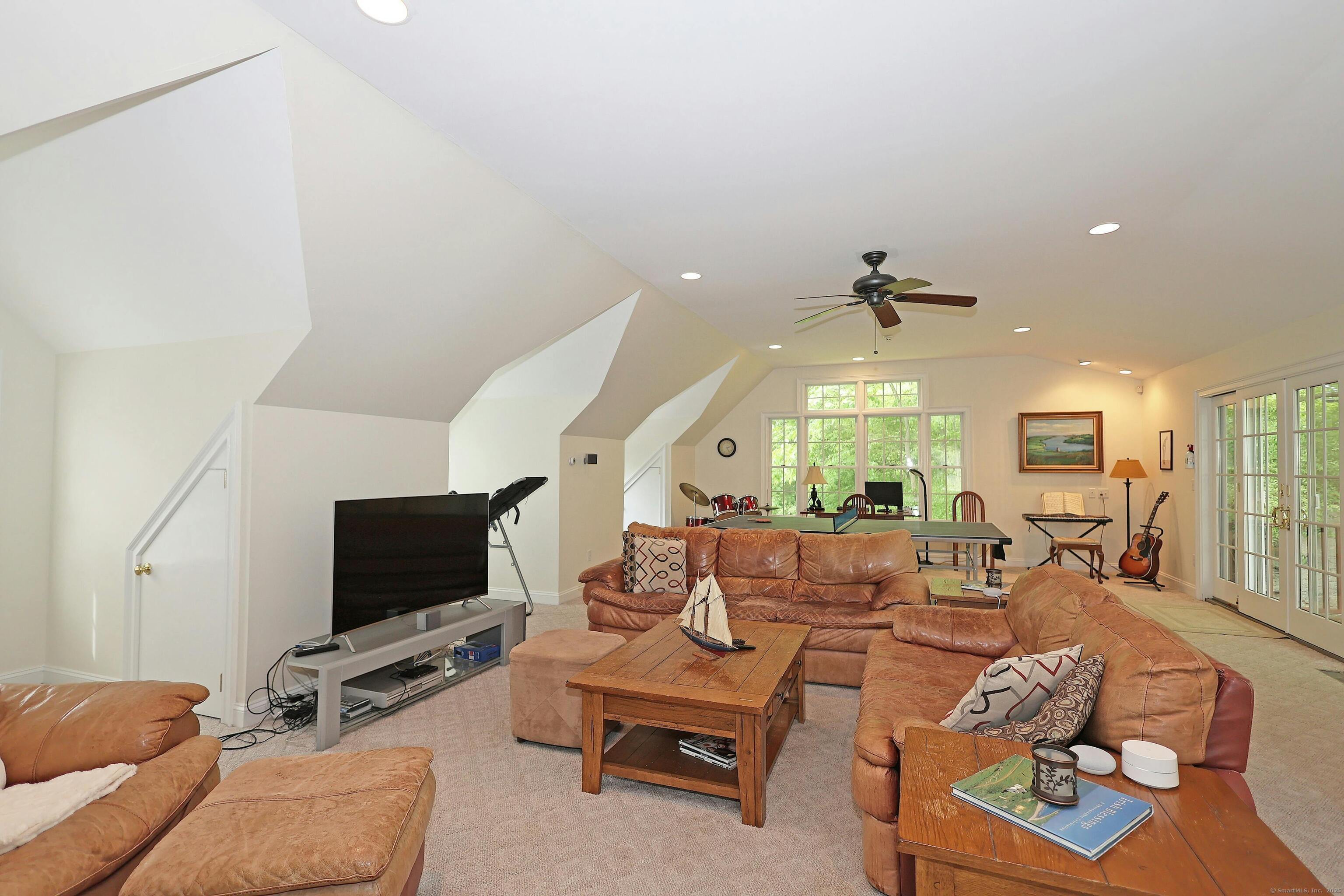 252 Florida Hill Road Ridgefield, CT 06877 - Photo 15 of 40