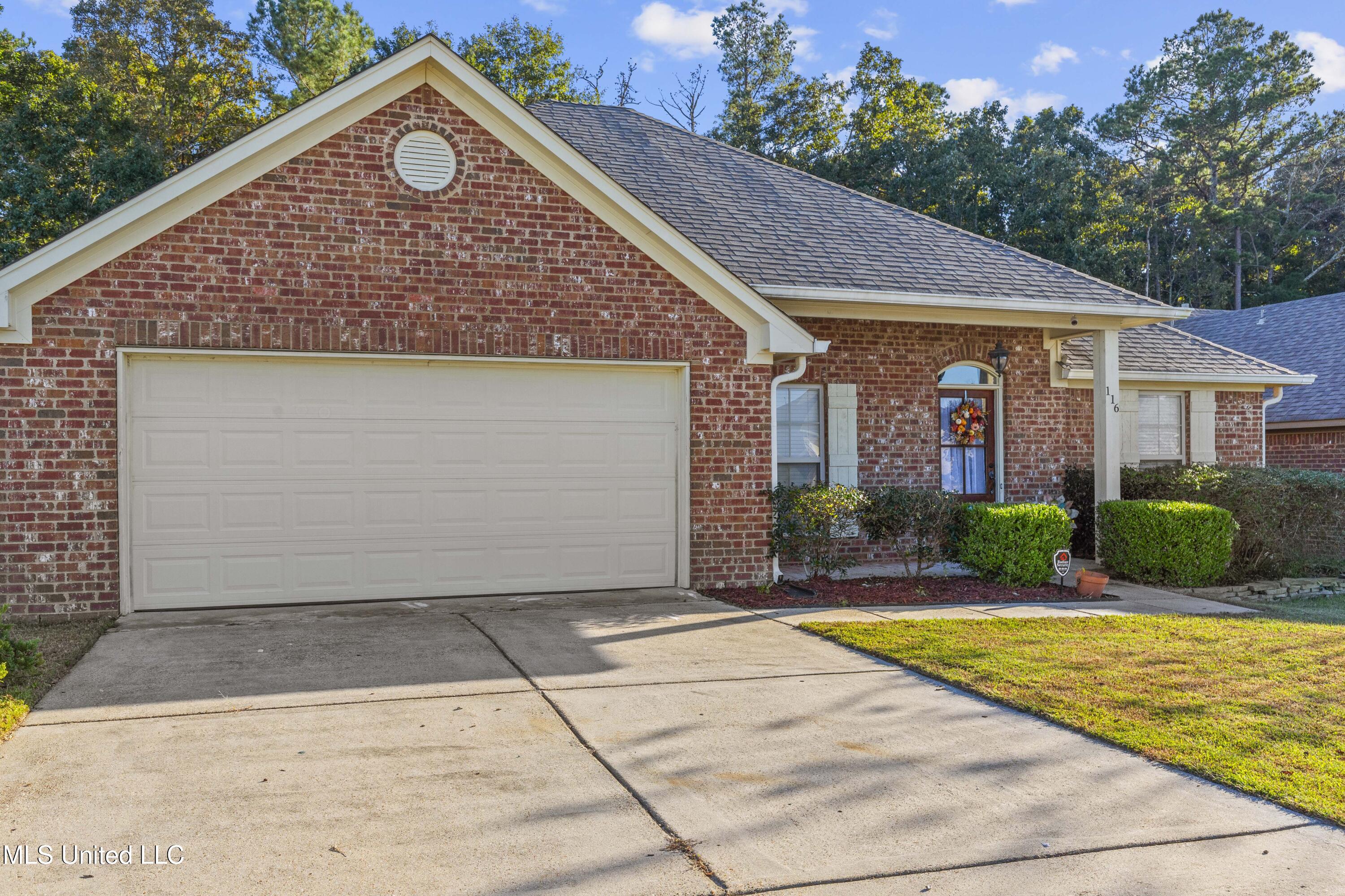 116 Greenfield Ridge Drive Brandon, MS 39042 - Photo 2 of 32 116 Greenfield-4