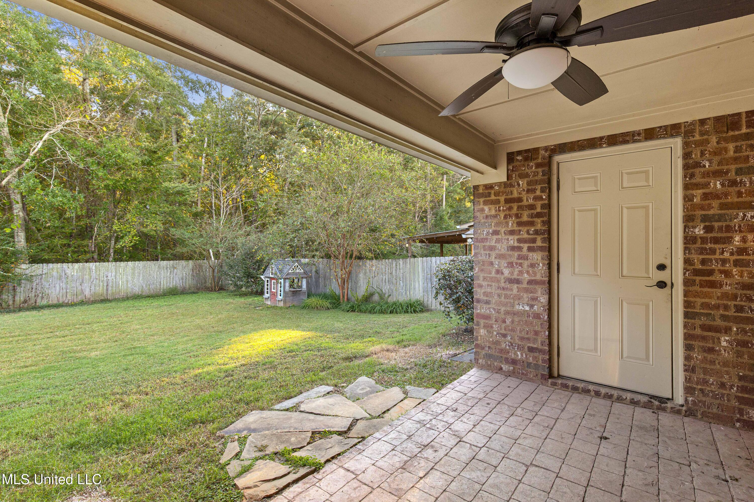 116 Greenfield Ridge Drive Brandon, MS 39042 - Photo 29 of 32 116 Greenfield-38