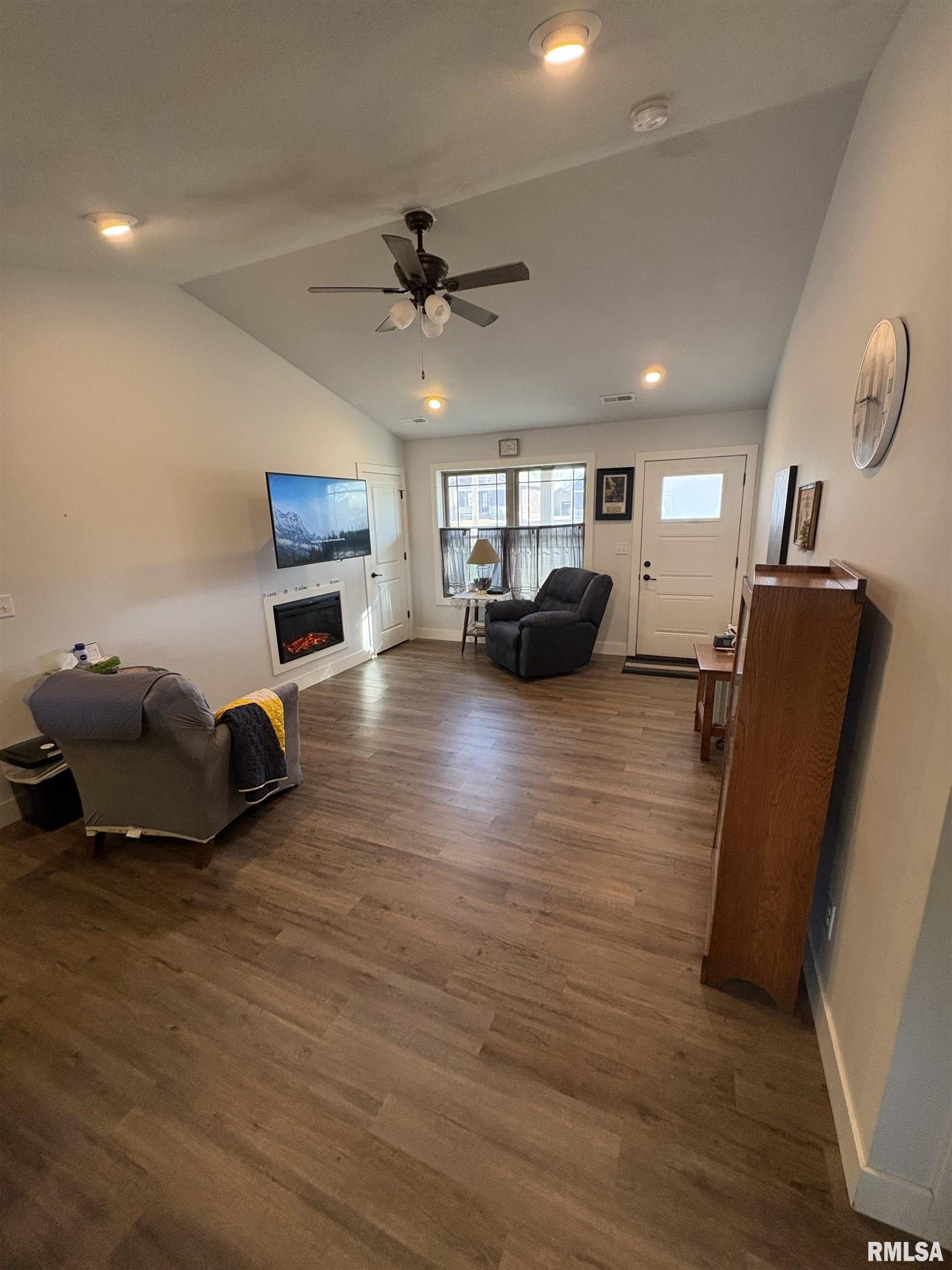 2035 Chestnut Street Quincy, IL 62301 - Photo 2 of 14