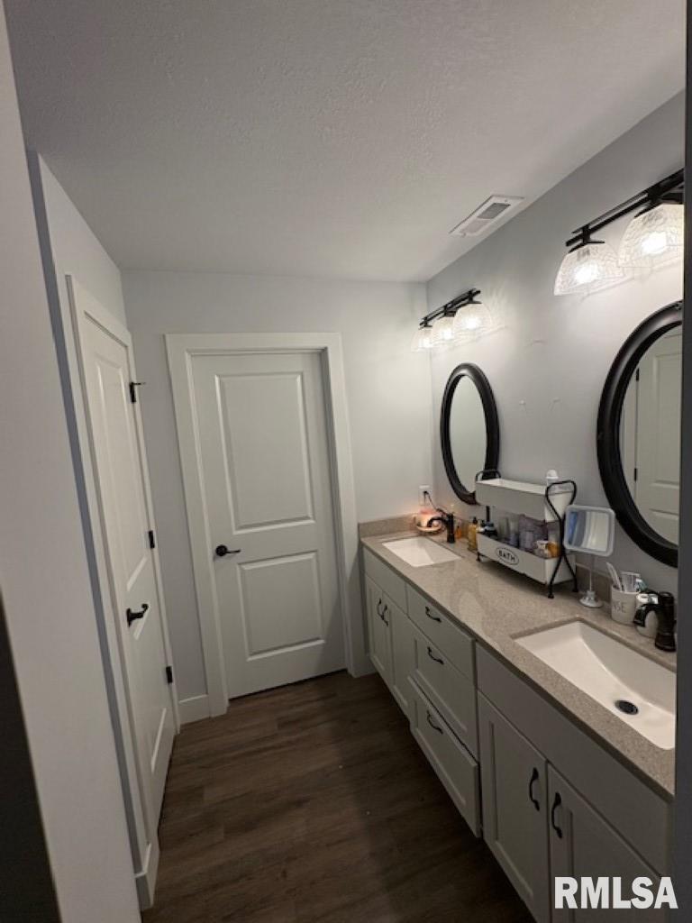 2035 Chestnut Street Quincy, IL 62301 - Photo 6 of 14