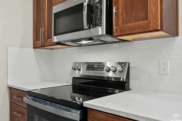 $386,900 | 1228 Walnut Street, Eudora, KS 66025