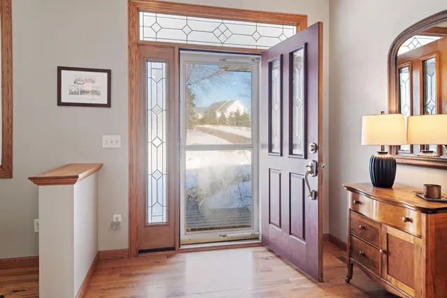 $825,000 | 4757 South Lake Sarah Drive, Maple Plain, MN 55359