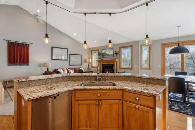 $825,000 | 4757 South Lake Sarah Drive, Maple Plain, MN 55359