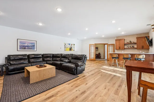 $825,000 | 4757 South Lake Sarah Drive, Maple Plain, MN 55359