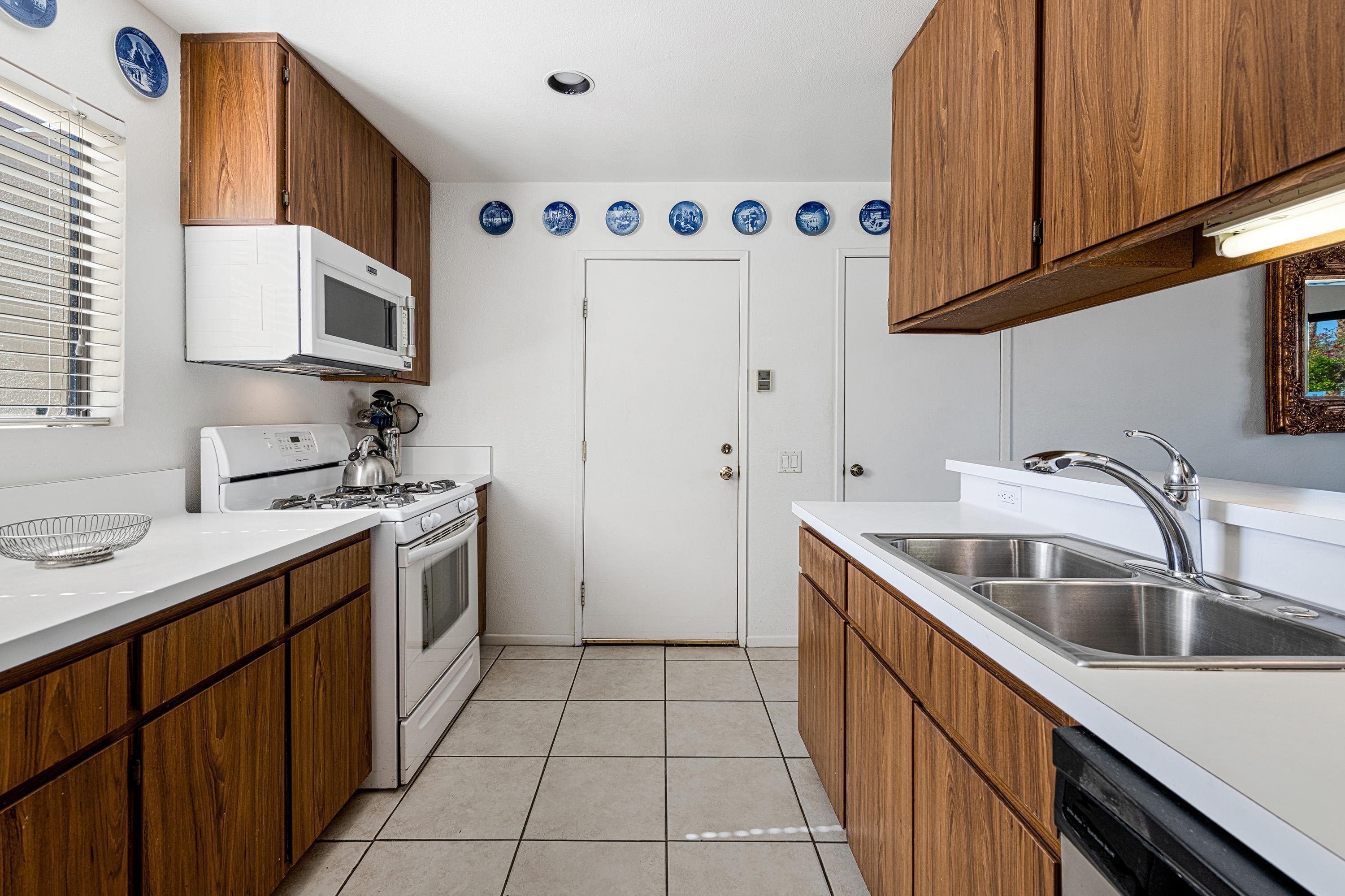 1370 East Gem Circle Palm Springs, CA 92262 - Photo 8 of 25 JC8