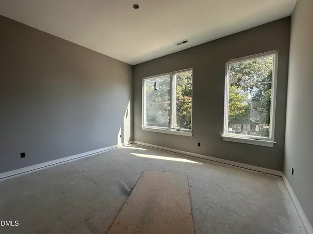 a view of utility room