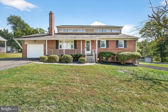 $999,900 | 21909 Greenbrook Drive, Germantown, MD 20876