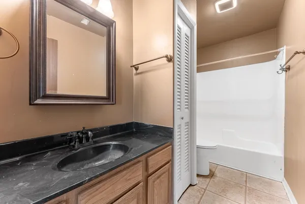 $194,900 | 4150 East 60th Street, Unit 608, Davenport, IA 52807