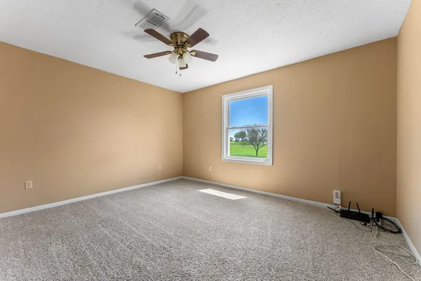 $194,900 | 4150 East 60th Street, Unit 608, Davenport, IA 52807