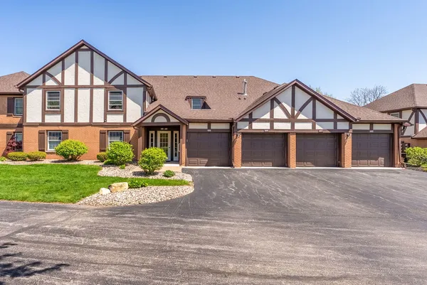 $194,900 | 4150 East 60th Street, Unit 608, Davenport, IA 52807