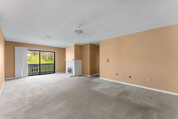 $194,900 | 4150 East 60th Street, Unit 608, Davenport, IA 52807