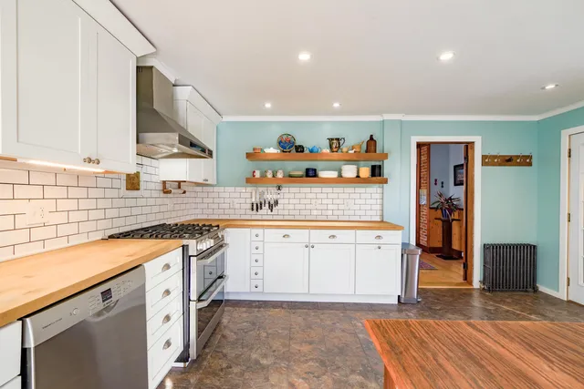 $565,000 | 136 Talbot Avenue, Rockland, ME 04841