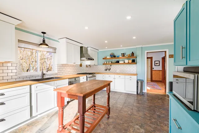 $565,000 | 136 Talbot Avenue, Rockland, ME 04841