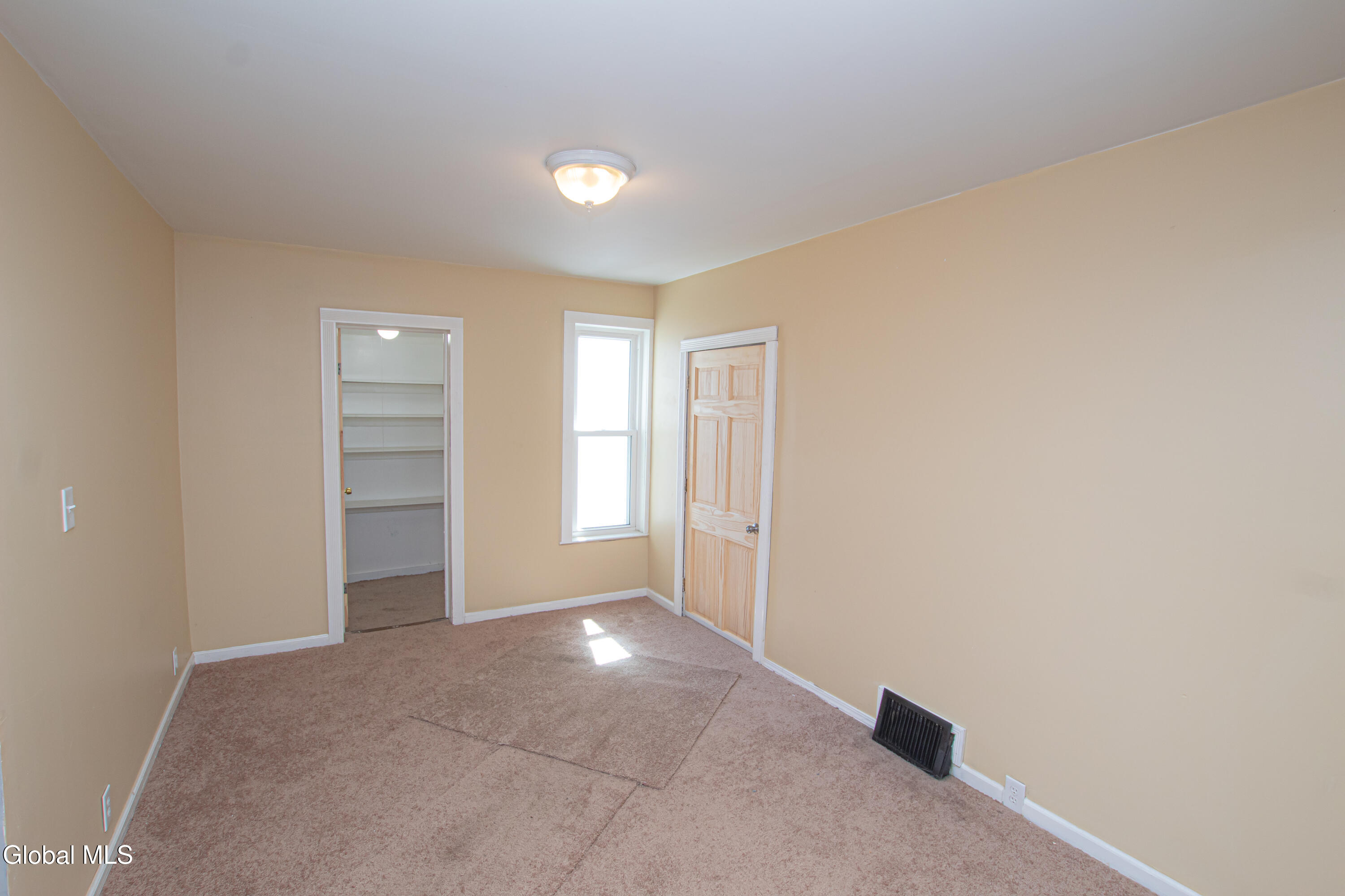 18 Newman Street Gloversville, NY 12078 - Photo 7 of 33 18 Newman St-21