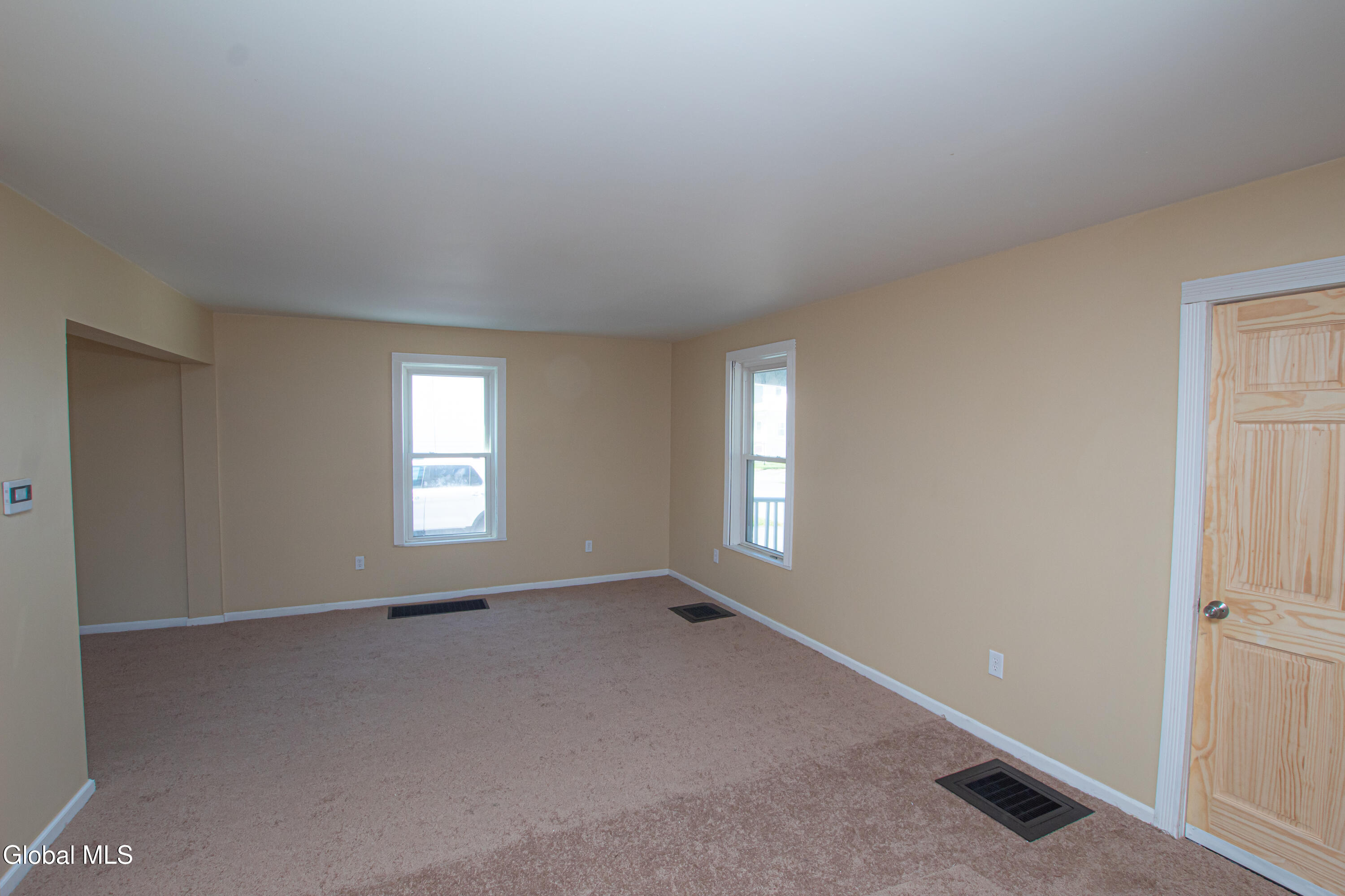 18 Newman Street Gloversville, NY 12078 - Photo 9 of 33 18 Newman St-19