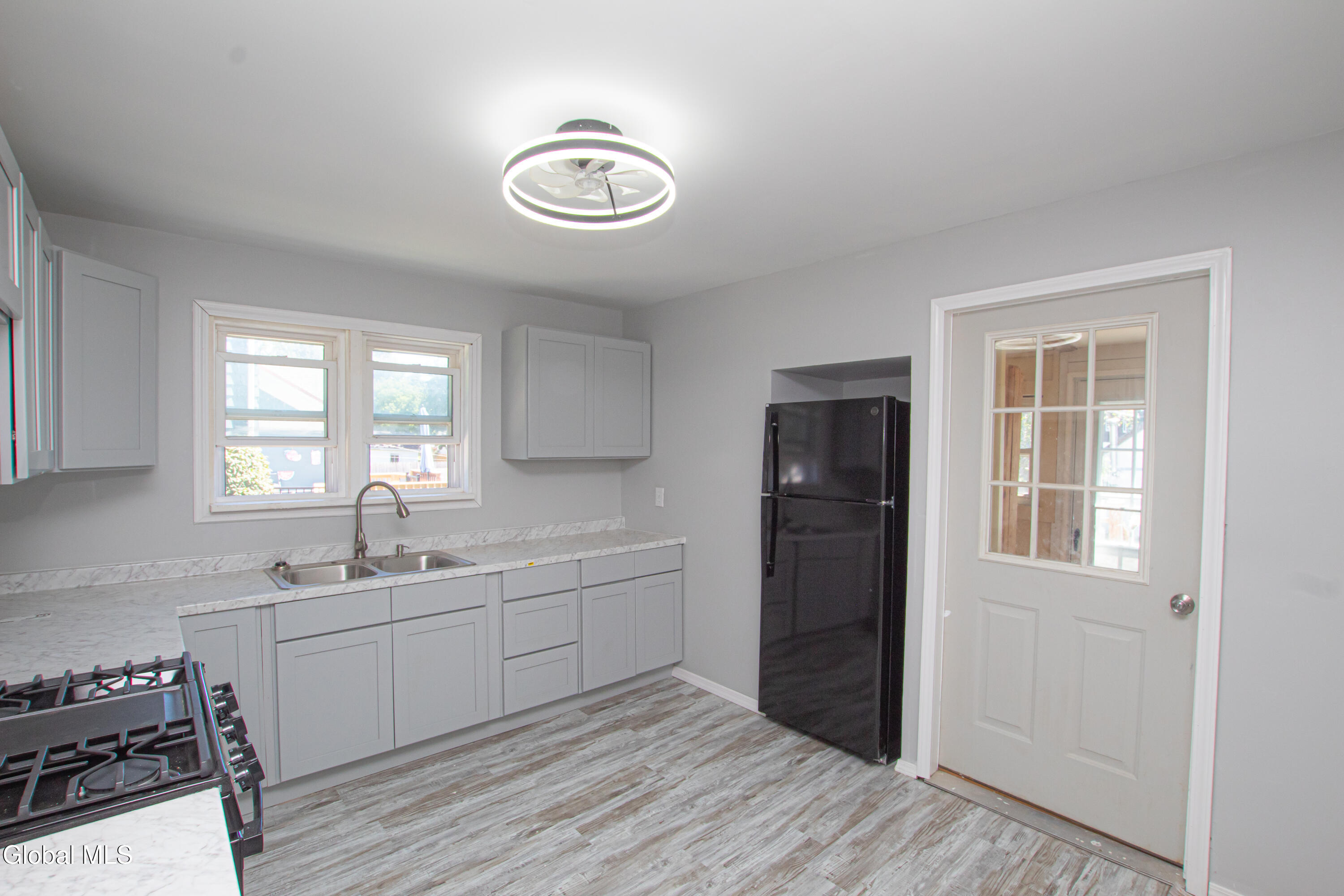 18 Newman Street Gloversville, NY 12078 - Photo 10 of 33 18 Newman St-29